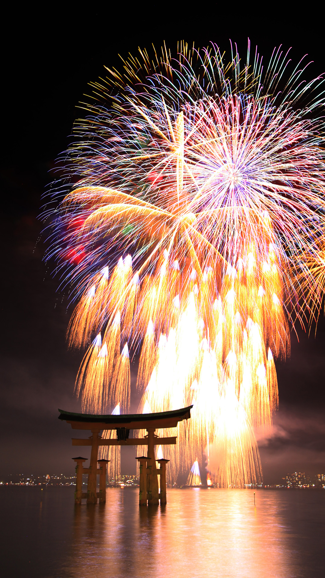 壁紙にでも Vol 605 宮島 花火2